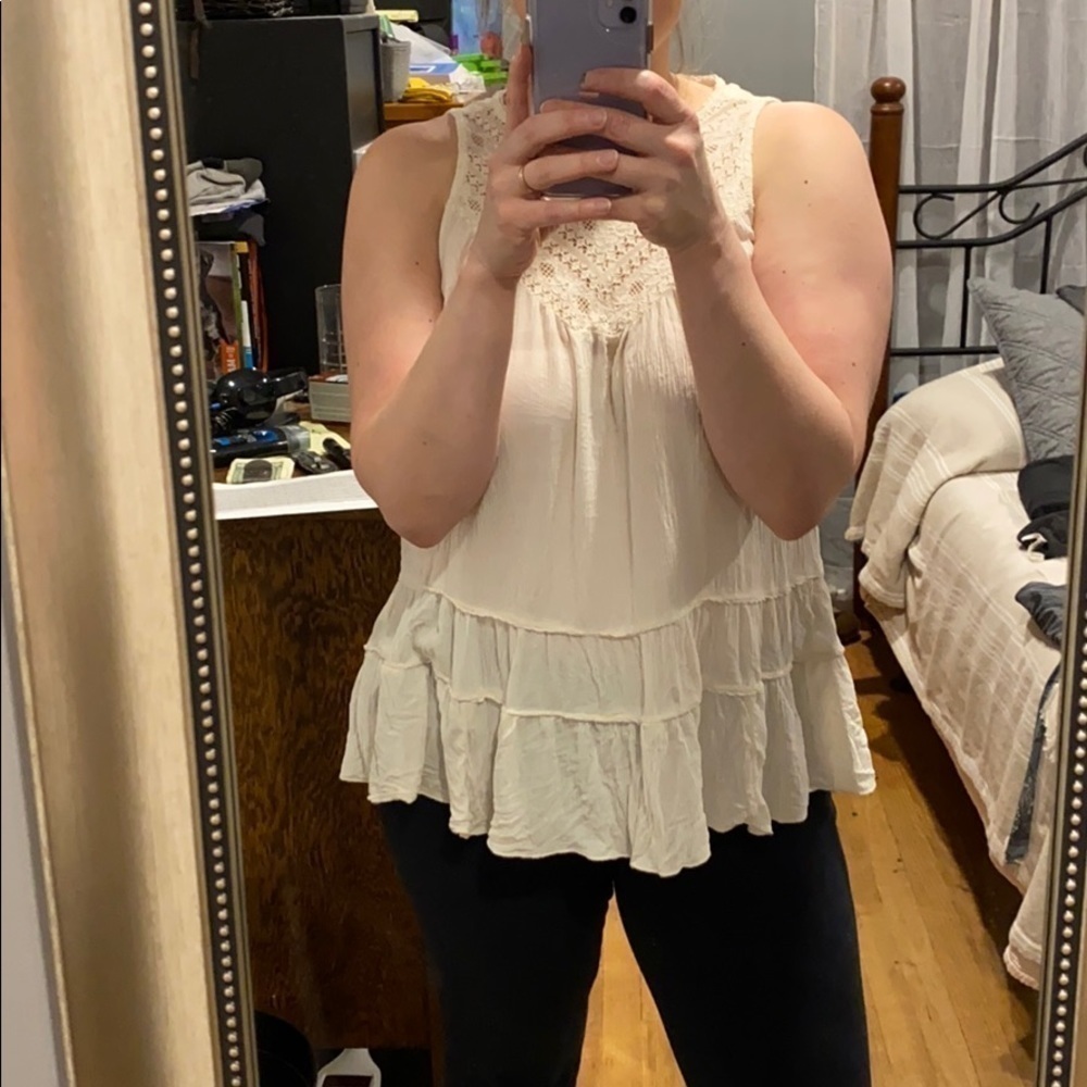 AEO Gauzy Flowy Lace Blouse EUC
